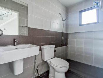 *****อาคารพาณิชย์มือสองย่านกรุงเทพมหานคร ม.สิริอเวนิว เพชรเกษม81 หลังมุม! ตกแต่งสไตล์ Loft ทันสมัย คุณภาพระดับ แสนสิริ เนื้อที่ 28.3 ตร.ว. ฟังก์ชัน 2 ห้องนอน 3 ห้องน้ำ 2 ที่จอดรถ ทำเลเด่น เดินทางสะดวก ใกล้รถไฟฟ้าสายสีน้ำเงิน "สถานีหลักสอง"